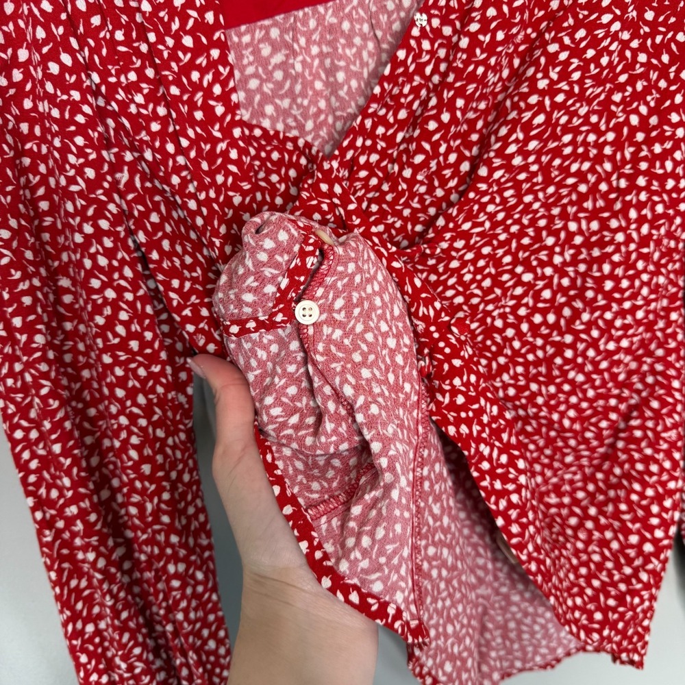 Madewell Red White Ditsy Floral Faux Wrap Blouse M Long Sleeve VNeck Button Cuff - Picture 7 of 10